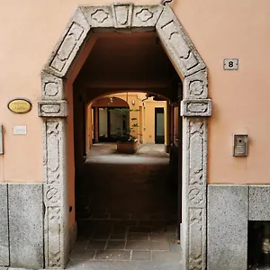 https://centrolago.it-lombardy.com