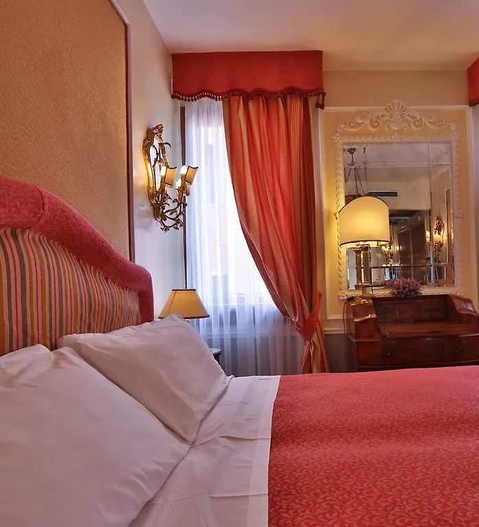 Hotel Arlecchino Venedig 3*,